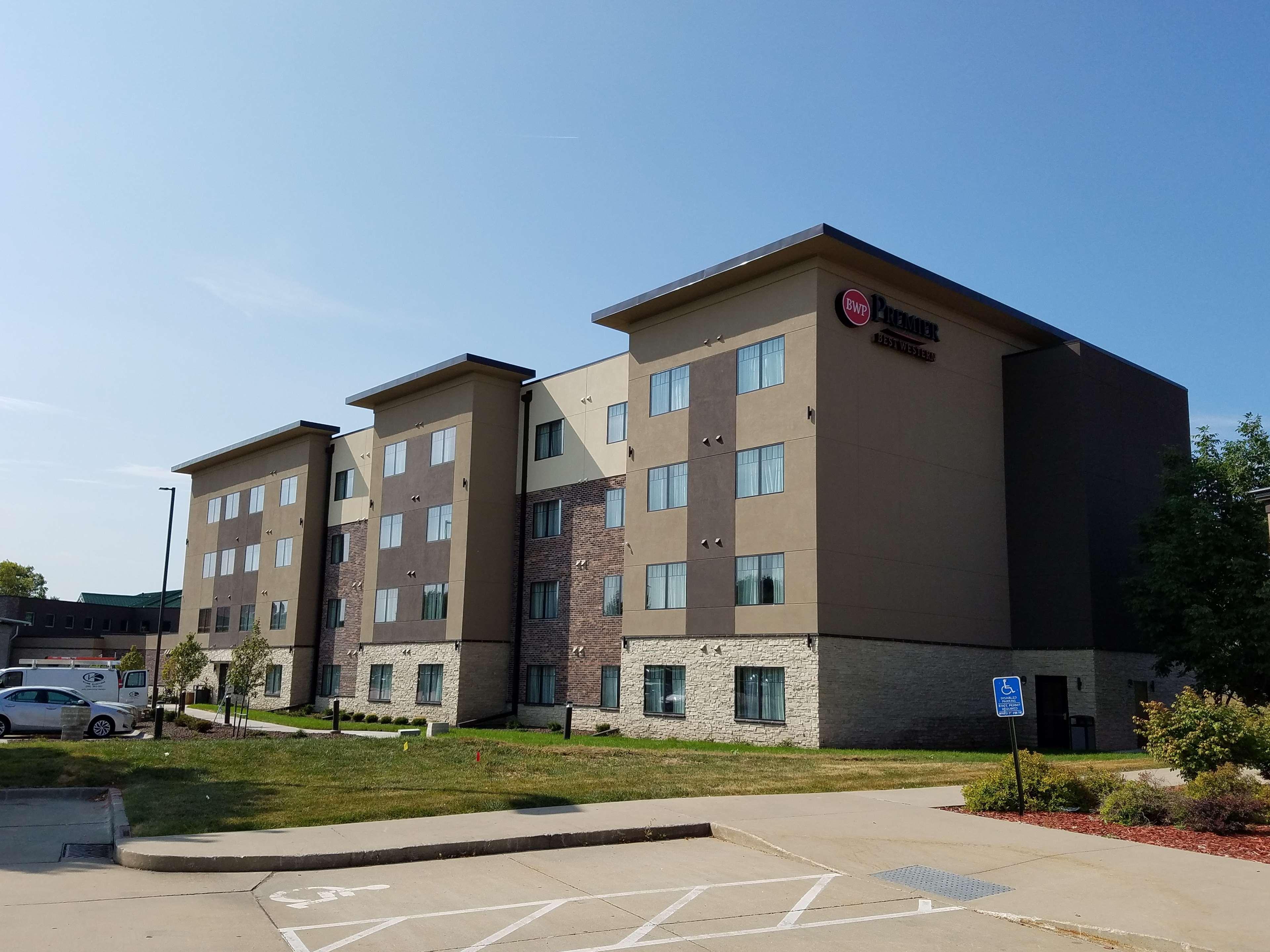Best Western Premier Ankeny Hotel Exterior foto